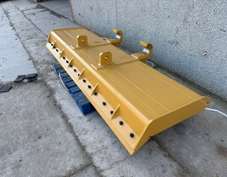 - FULLA DAVANTERA PER A MOTONIVELADORA